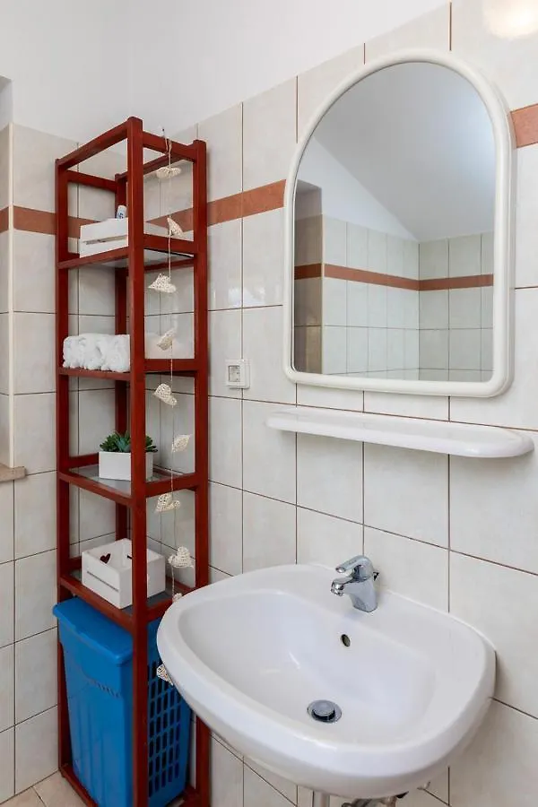 Apartments Mario 1253 Barbariga Croatia