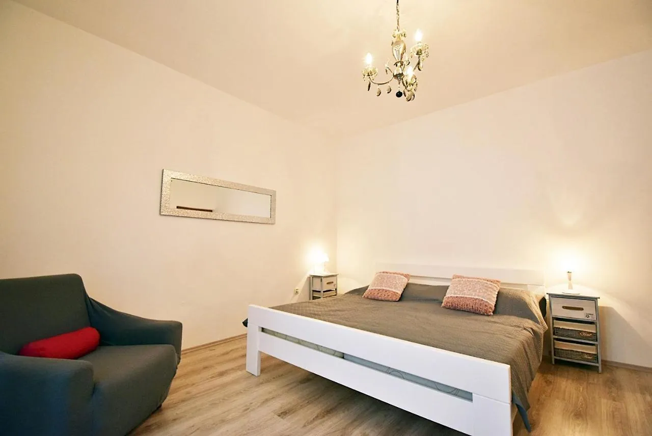 Apartments Mario 1253 Barbariga