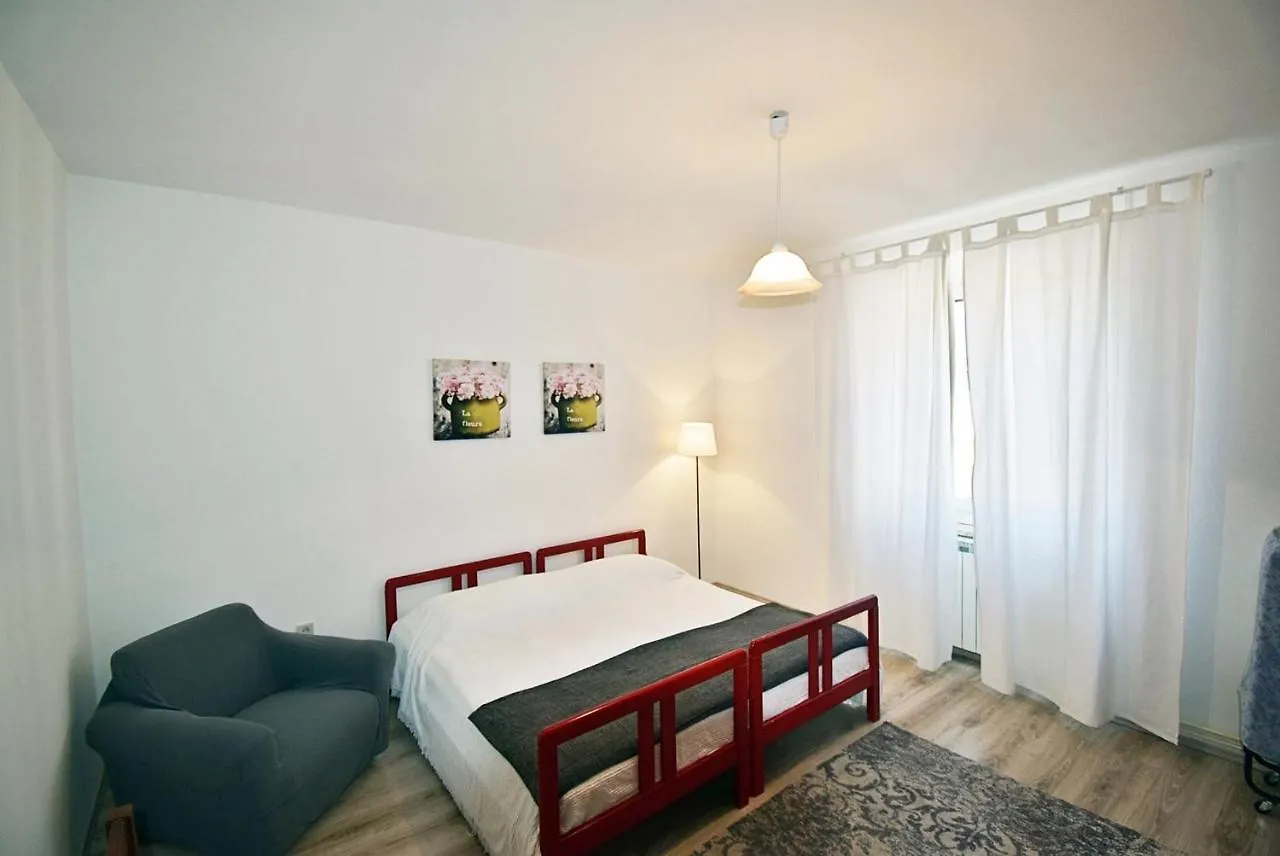 Apartments Mario 1253 Barbariga 0*,  Croatia