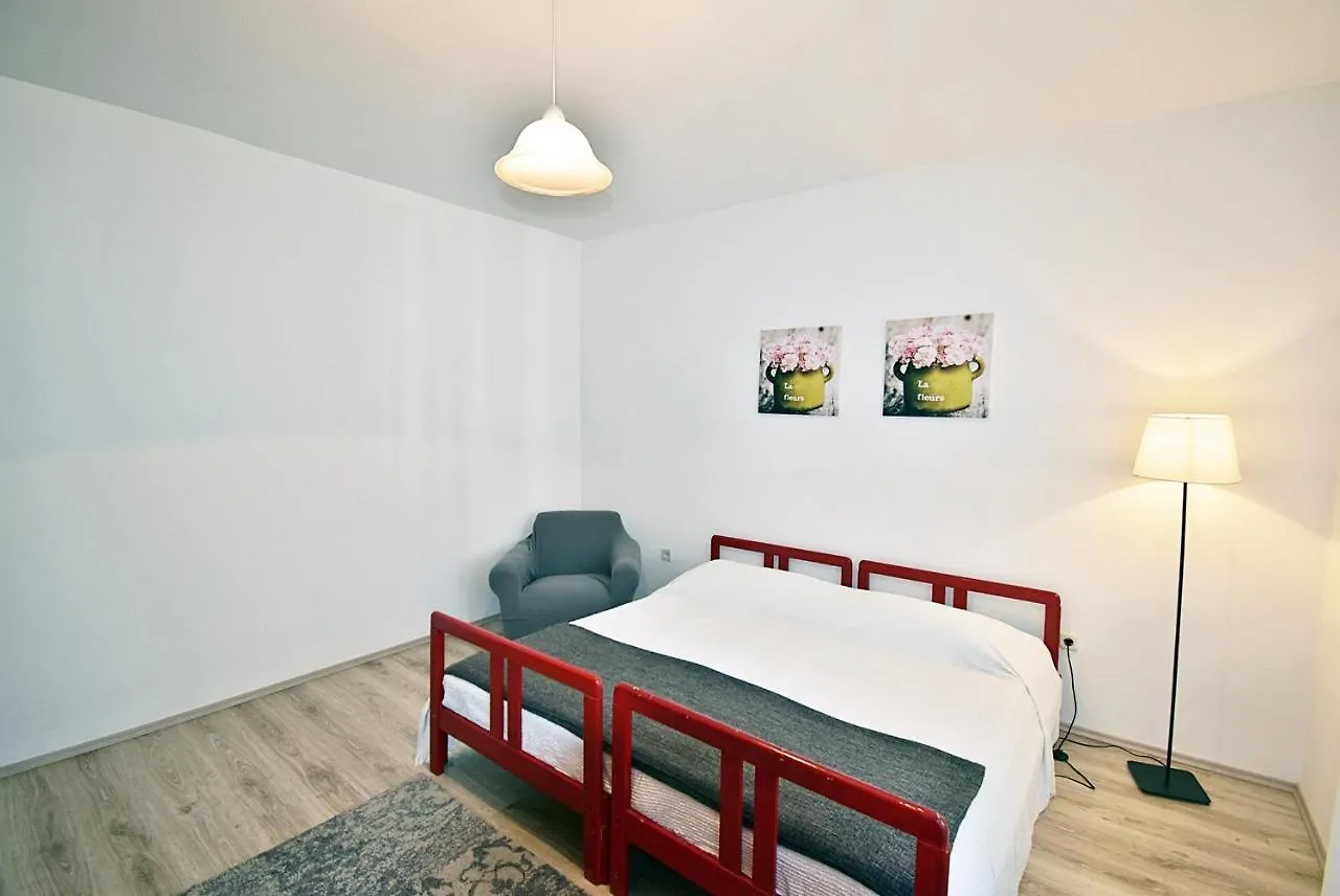 Apartments Mario 1253 Barbariga