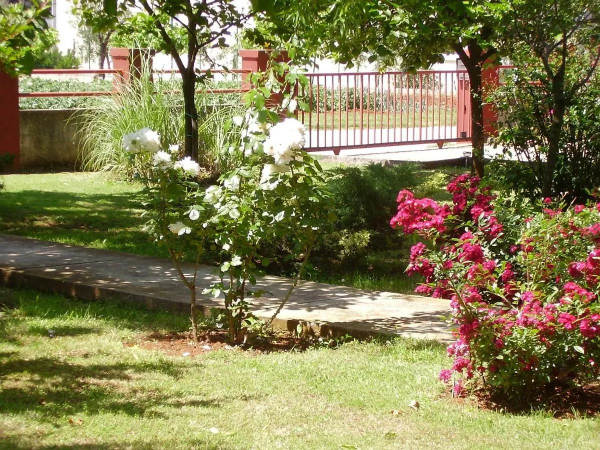 Apartments Mario 1253 Barbariga