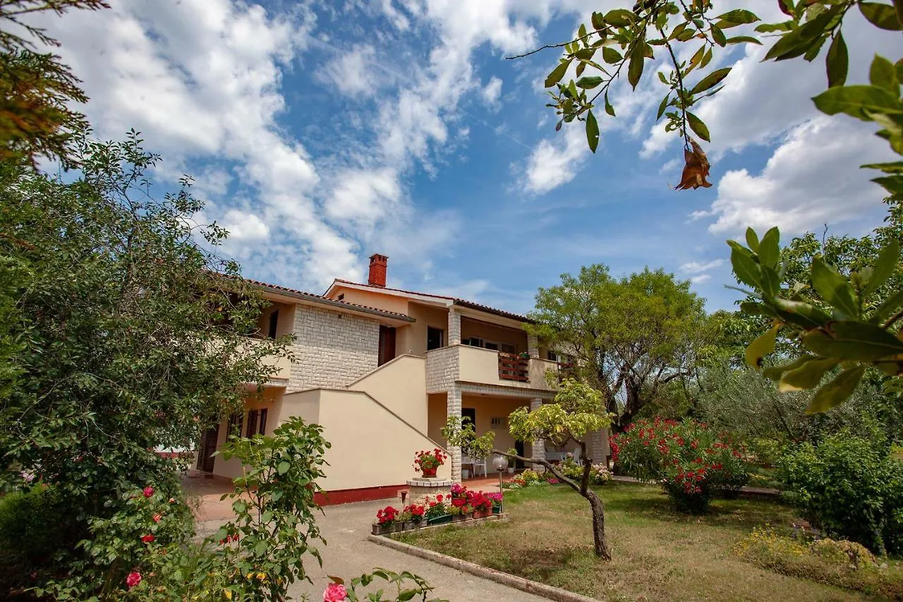 Apartments Mario 1253 Barbariga 0*,  Croatia